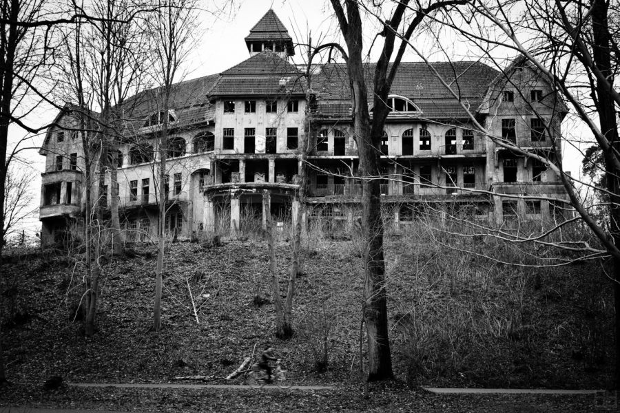 Are you up for the challenge? Check out these Haunted Houses. Picture by Wikipedia