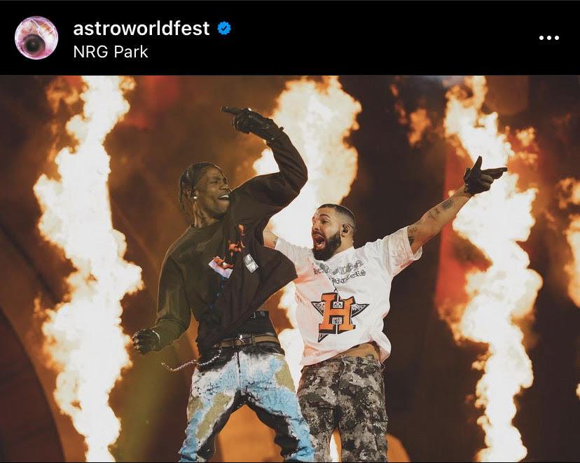Travis+Scott+and+Drake+at+the+Astroworld+Festival+performance+while+people+in+the+crowd+were+begging+for+help.