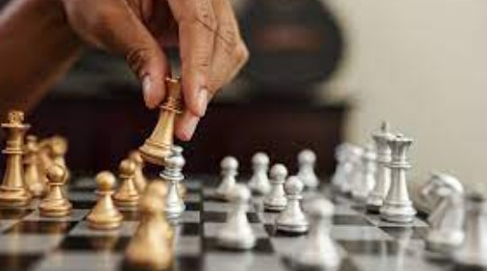 PBC - DECISION MAKER: THE CHESS PLAYER